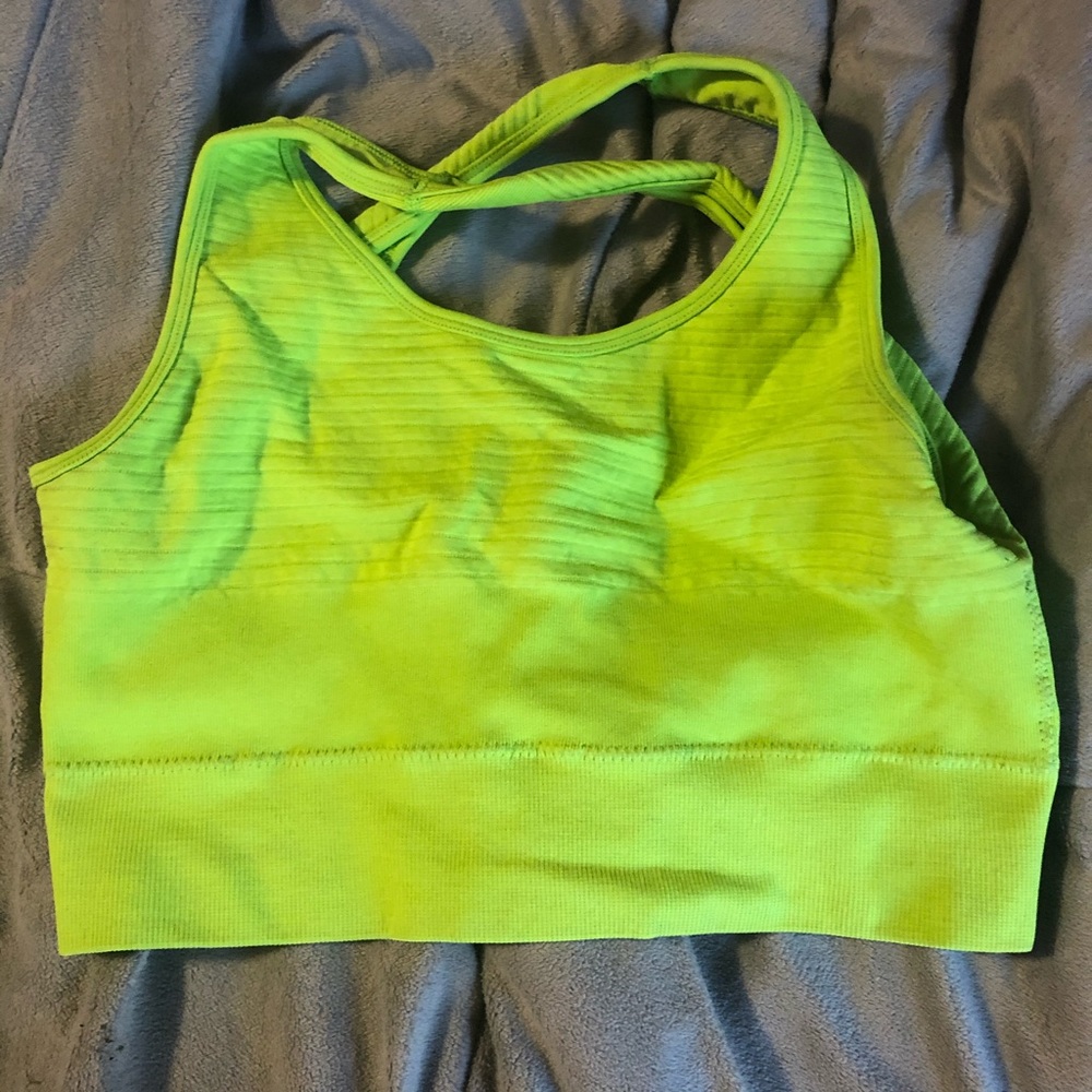 alphalete vault bra